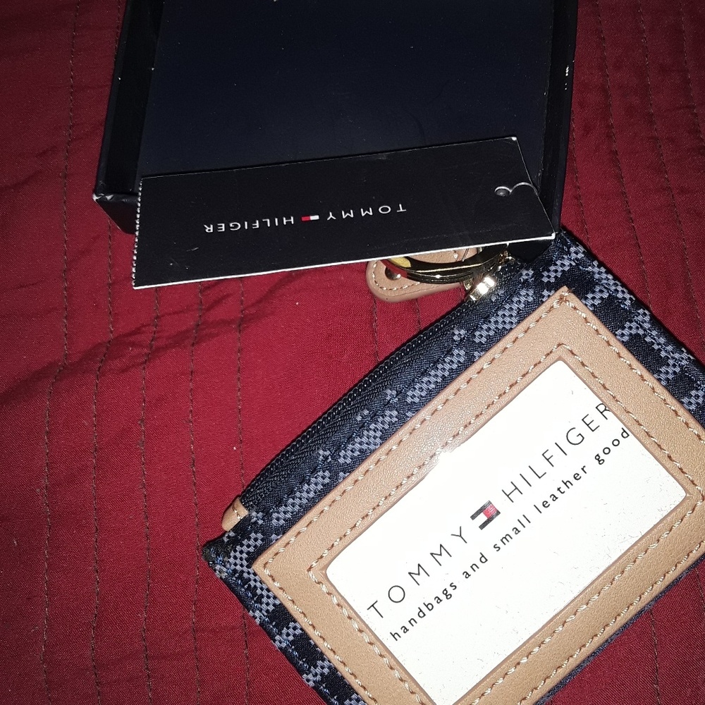 Tommy Hilfiger keychain wallet